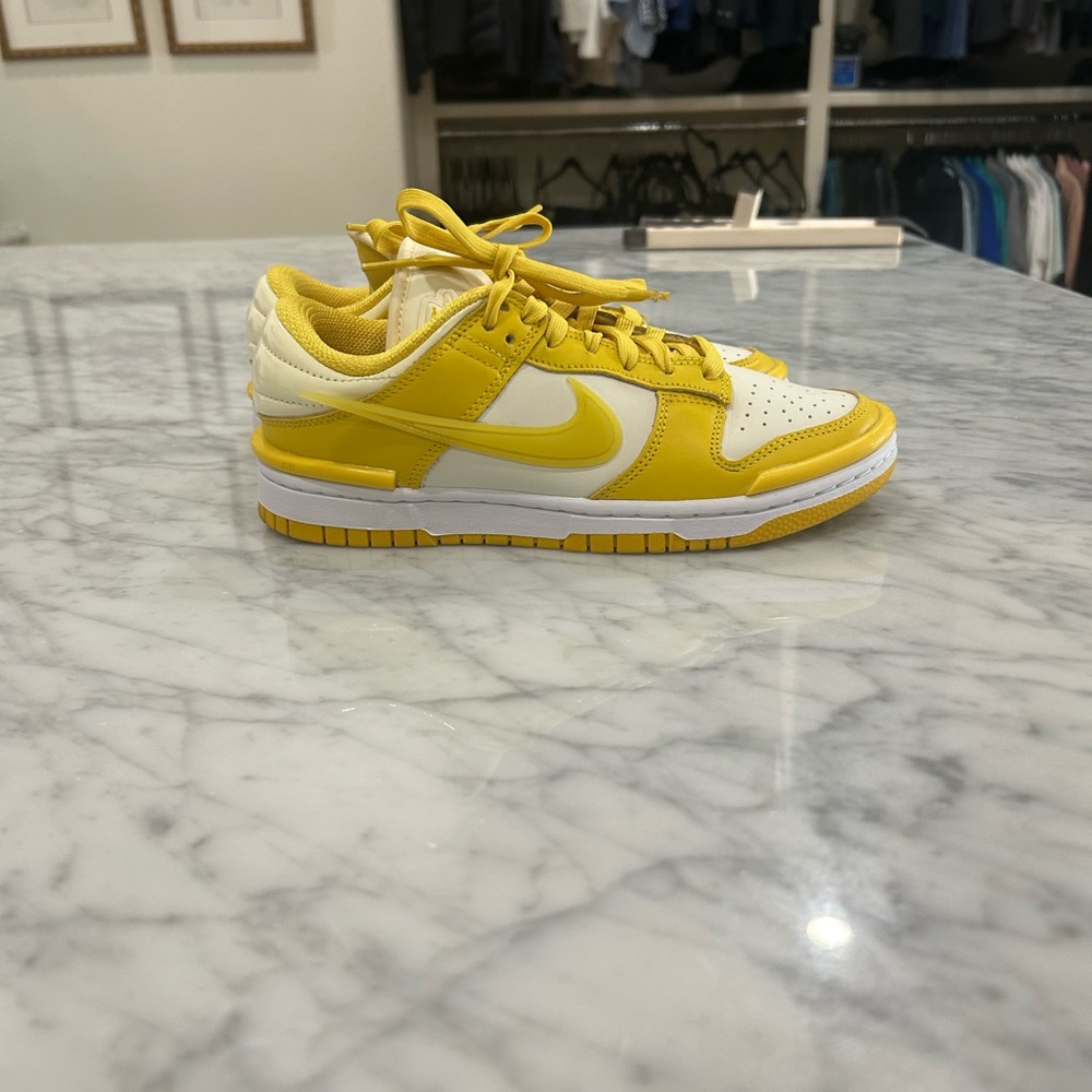 Nike low dunk twist